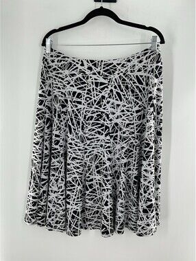 Lily Women’s Size Medium Black And White Skirt Geometric 006